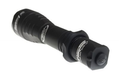 Фонарь Armytek Predator v3 XB-H 660 лмн тёплый свет — интернет-магазин «Комбат»