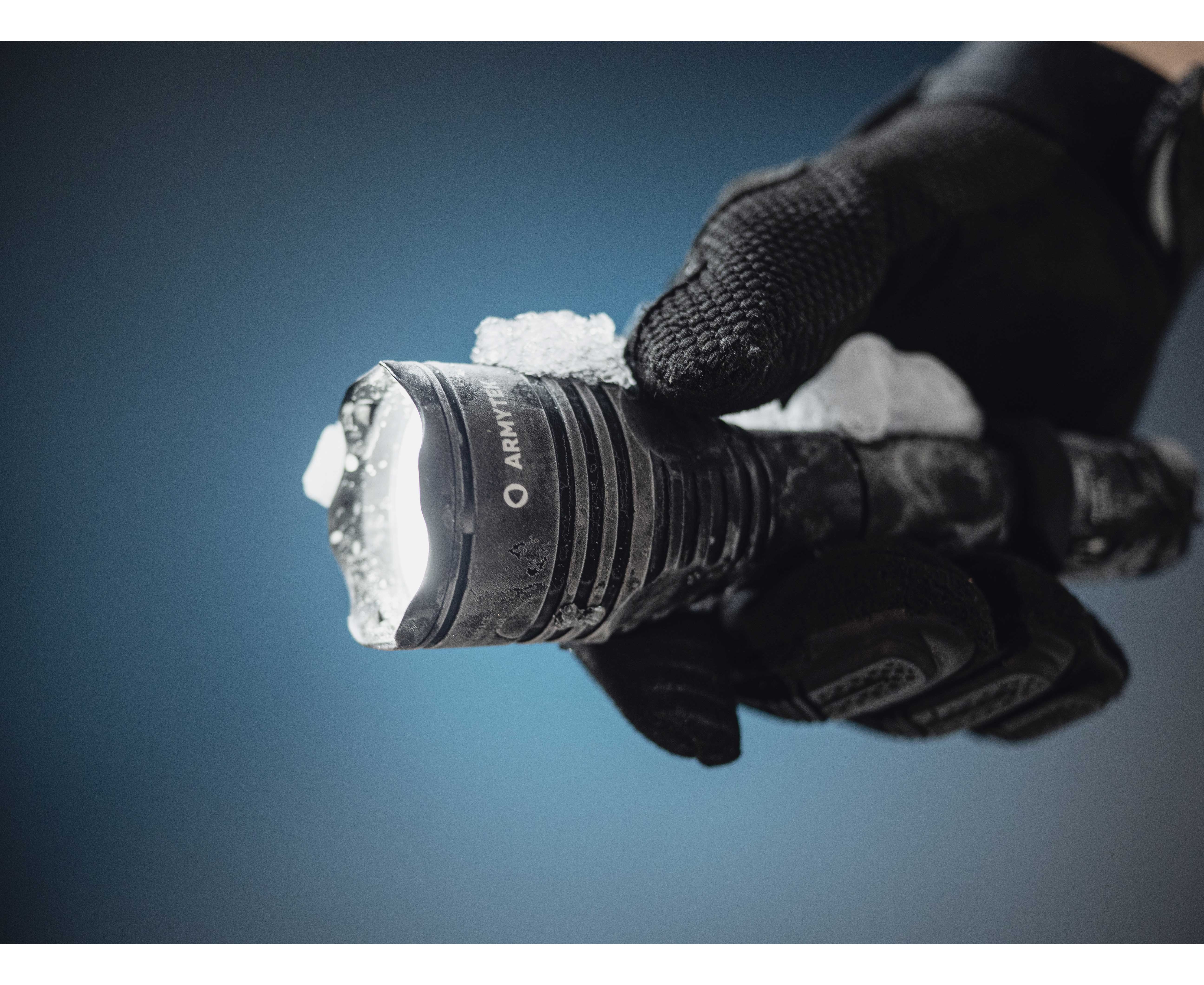 Фонарь тактический Armytek Viking Pro Magnet USB / XHP50.2 /Холодный/ 2200 лм / 10°:80° / 1x18650 (в комплекте) — интернет-магазин «Комбат»