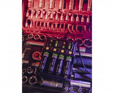 Зарядное устройство Armytek Uni C4 Plug Type-C Универсальное 4 канальное ЗУ / до 2A на канал / LED индикация + автоадаптер — интернет-магазин «Комбат»