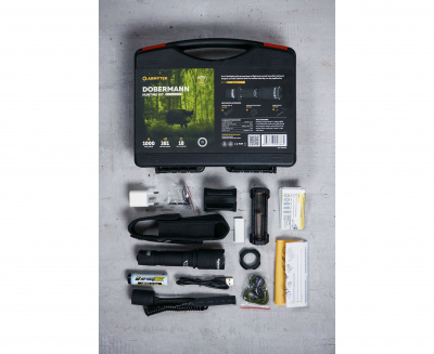 Фонарь тактический Armytek Dobermann Hunting Kit (Холодный свет) 1050 лм (фонарь+ 18650+ЗУ+ выносная кнопка+ магнитное подствольное крепление+ сетевой адаптер) — интернет-магазин «Комбат»