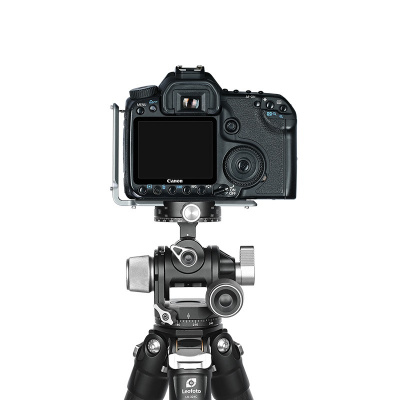 Универсальная шина Leofoto для фотоаппаратов Nikon, Canon, Sony, Olympus (титан, резьба 1/4, вес 88г)  UL-01T — интернет-магазин «Комбат»