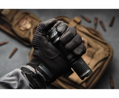 Фонарь тактический Armytek Dobermann Hunting Kit (Холодный свет) 1050 лм (фонарь+ 18650+ЗУ+ выносная кнопка+ магнитное подствольное крепление+ сетевой адаптер) — интернет-магазин «Комбат»