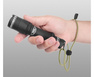 Фонарь тактический Armytek Dobermann / XP-E2 Красный 160 лм / 5°:40° / 1x18650 / или 2xCR123A — интернет-магазин «Комбат»