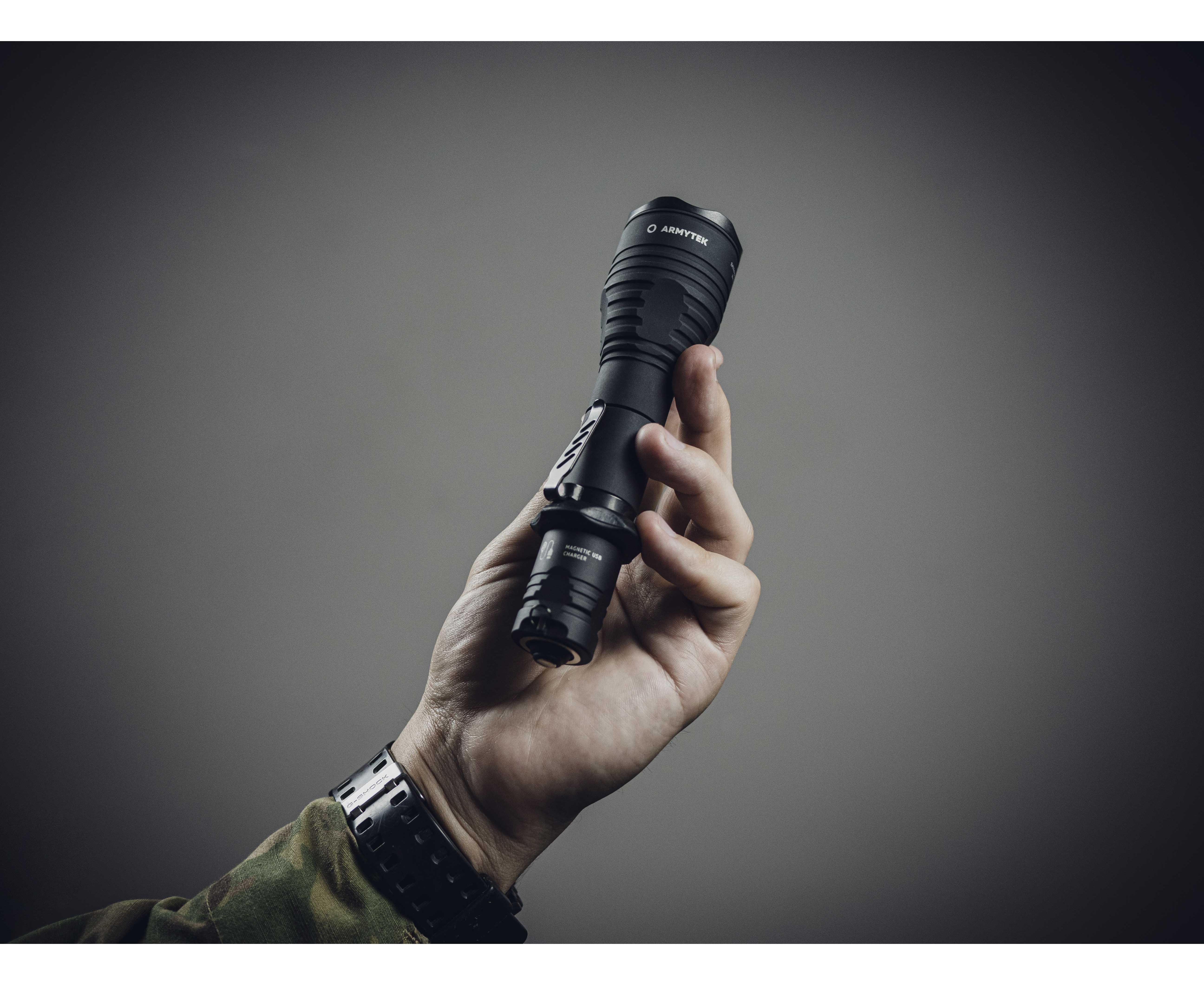Фонарь тактический Armytek Viking Pro Magnet USB / XHP50.2 /Холодный/ 2200 лм / 10°:80° / 1x18650 (в комплекте) — интернет-магазин «Комбат»