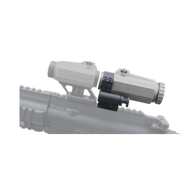 Увеличитель Maverick-III 3x22 Magnifier SOP, 3х-кратное увеличение, Weaver, откидной, прорезиненный, цвет FDE (SCMF-32) — интернет-магазин «Комбат»