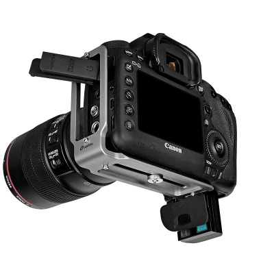 Универсальная шина Leofoto для фотоаппаратов Nikon, Canon, Sony, Olympus (титан, резьба 1/4, вес 88г)  UL-01T — интернет-магазин «Комбат»