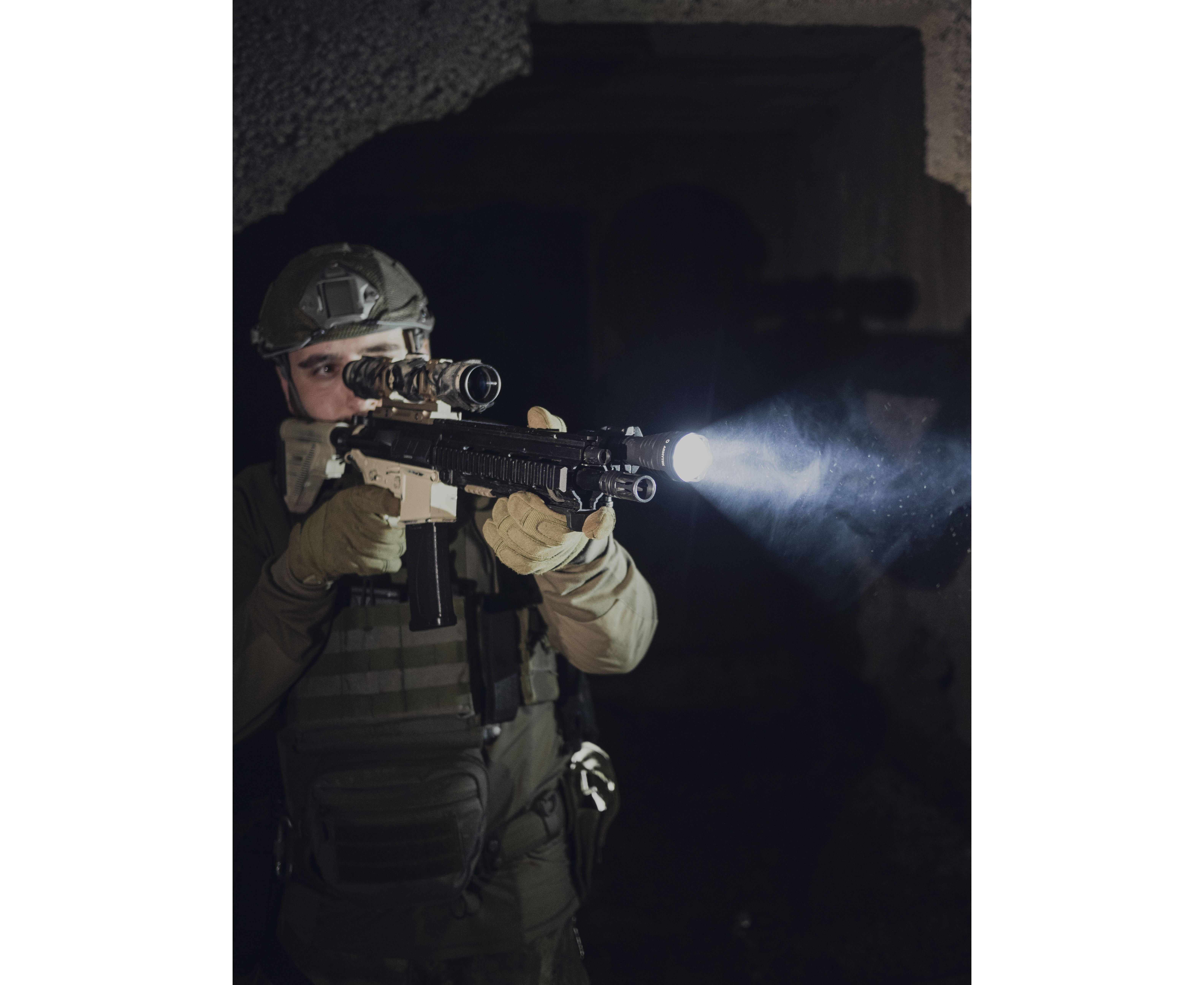 Фонарь тактический Armytek Predator Pro Magnet USB XHP35.2 HI Теплый (Warm), 1400 лм — интернет-магазин «Комбат»