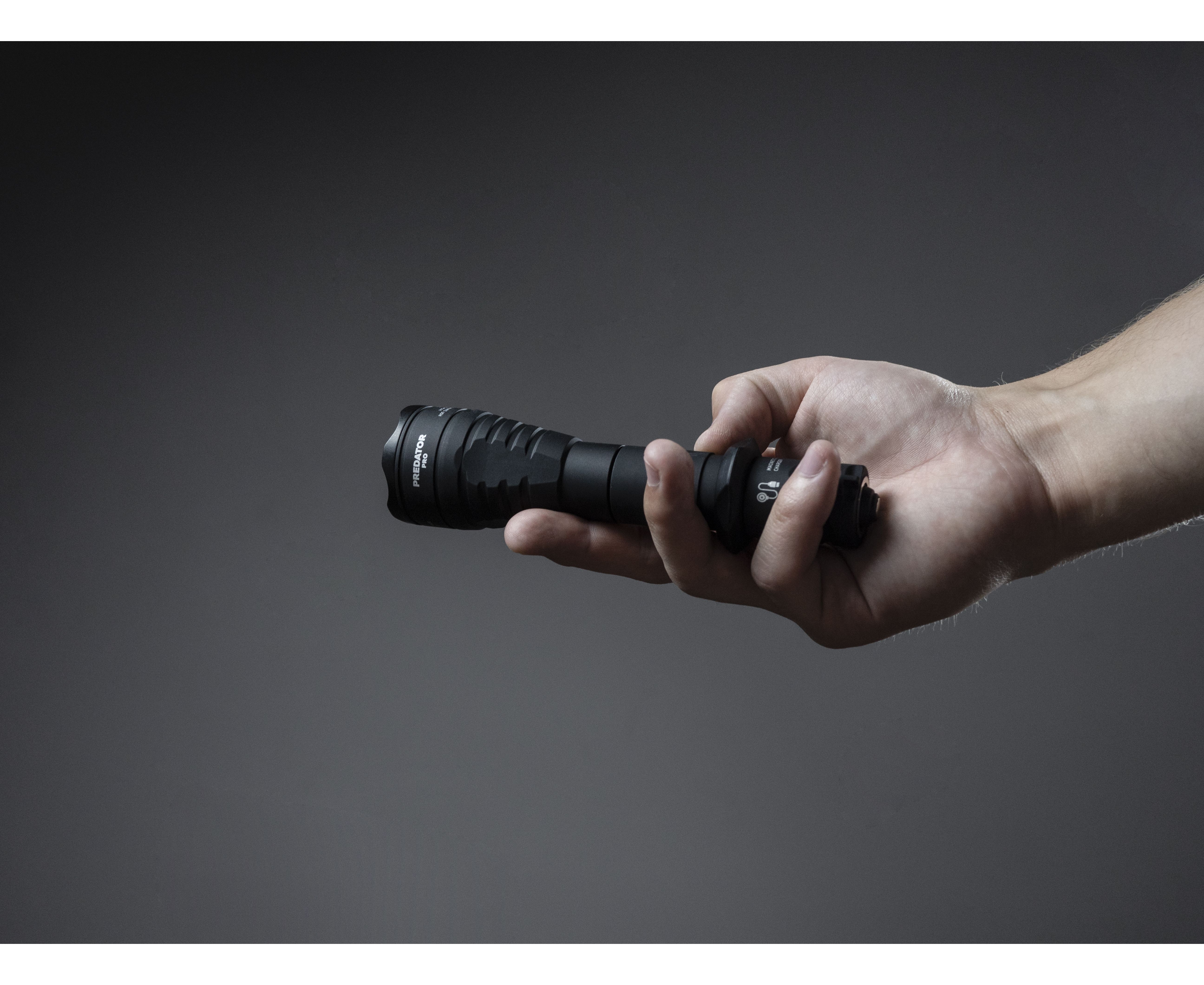 Фонарь тактический Armytek Predator Pro Magnet USB XHP35.2 HI Теплый (Warm), 1400 лм — интернет-магазин «Комбат»